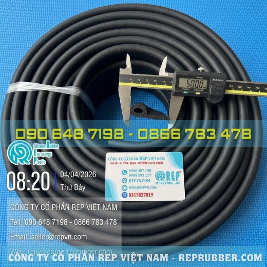 Black porous silicone seal with P-shaped design, available in various sizes for all types of drying cabinets