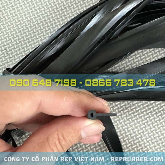 T-shaped EPDM rubber gasket 4x12x1