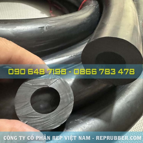 Black EPDM rubber tube 20x40