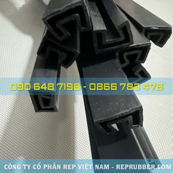 U-shaped EPDM rubber gasket 32x20x2.5