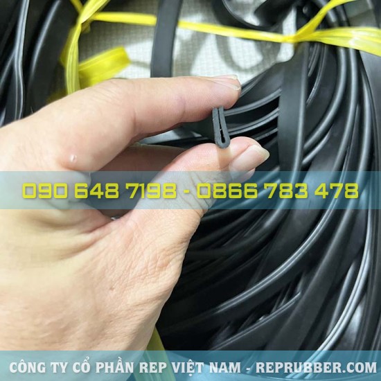 U-shaped EPDM rubber gasket 4x12x1.5