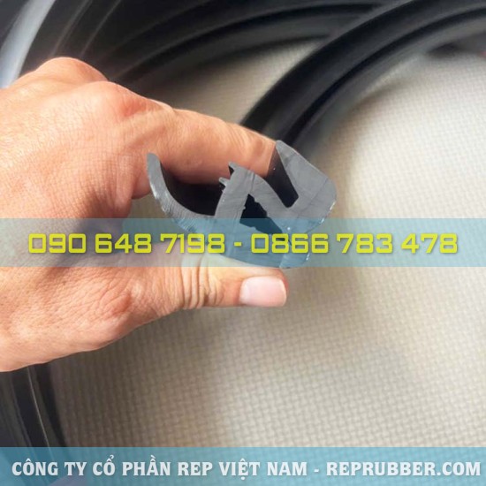 EPDM S-shaped rubber gasket 41x27.1x7.3