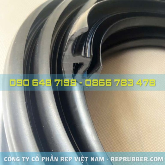 EPDM S-shaped rubber gasket 41x27.1x7.3