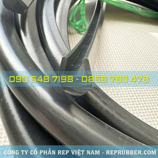 EPDM U-shaped rubber gasket 18x20x3