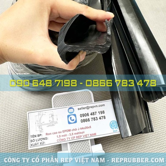 EPDM J-shaped rubber gasket 44x26x5
