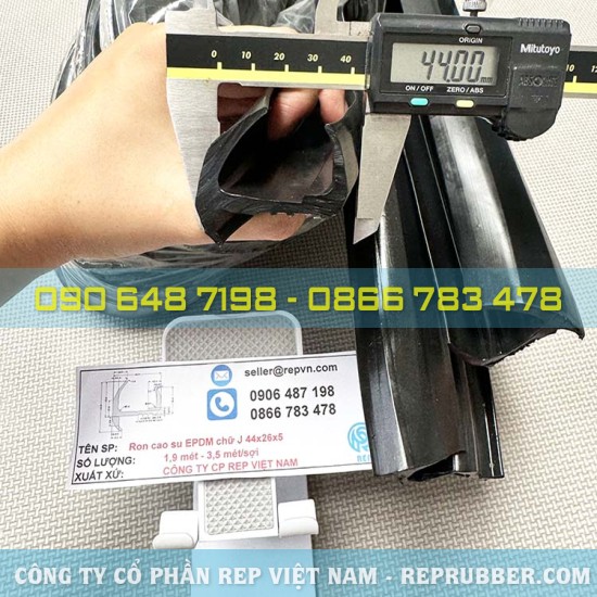 EPDM J-shaped rubber gasket 44x26x5
