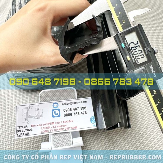 EPDM J-shaped rubber gasket 44x26x5