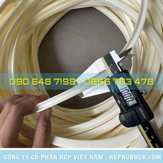 U-shaped silicone ring 10x10.6x2 l121cm U-shaped silicone ring 10x10.6x2 l121cm