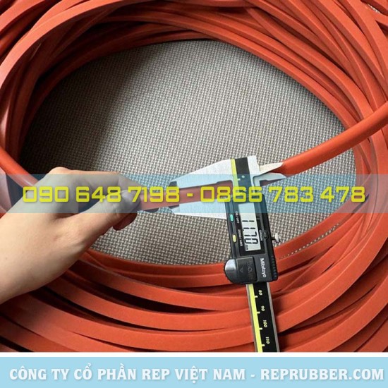 Red D-shaped silicone ring 10.5x11.7 l134cm Red D-shaped silicone ring 10.5x11.7 l134cm