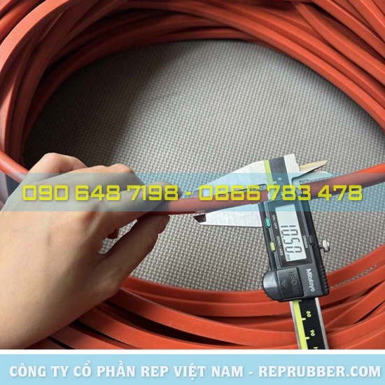 Red D-shaped silicone ring 10.5x11.7 l134cm Red D-shaped silicone ring 10.5x11.7 l134cm