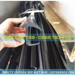 J-shaped truck rubber seal