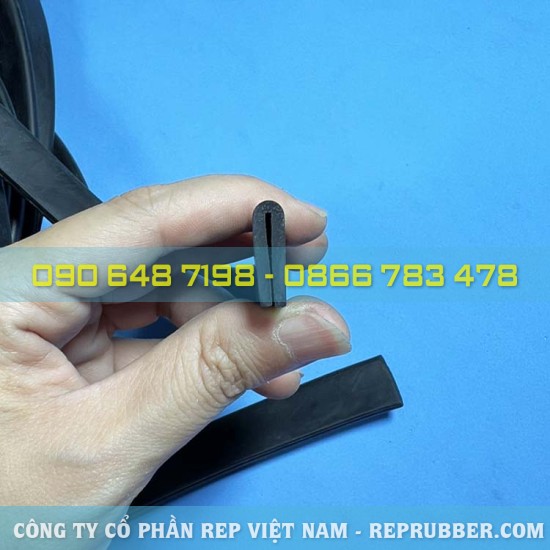 U-shaped rubber gasket 11x25x3, slot 3 mm U-shaped rubber gasket 11x25x3, slot 3 mm