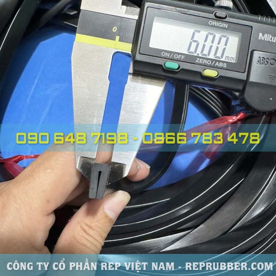 EPDM U-shaped rubber gasket 6x12x2.5, slot 1 mm