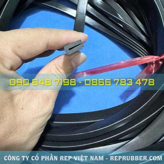 EPDM U-shaped rubber gasket 6x12x2.5, slot 1 mm