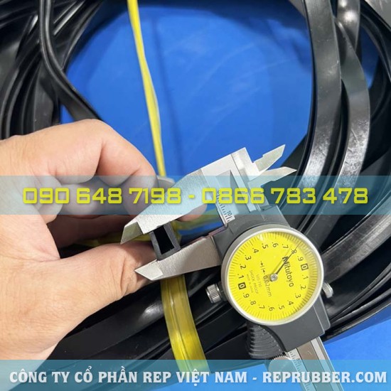 NBR U-shaped rubber gasket 12x10x2, slot 6 mm NBR U-shaped rubber gasket 12x10x2, slot 6 mm