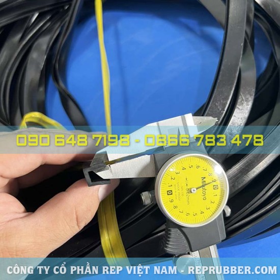 NBR U-shaped rubber gasket 12x10x2, slot 6 mm NBR U-shaped rubber gasket 12x10x2, slot 6 mm