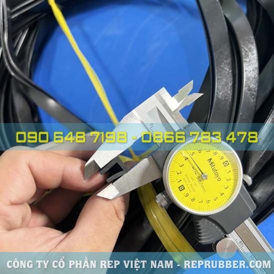 NBR U-shaped rubber gasket 12x10x2, slot 6 mm NBR U-shaped rubber gasket 12x10x2, slot 6 mm