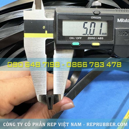 EPDM U-shaped rubber gasket 5x10x1.5, slot 2 mm EPDM U-shaped rubber gasket 5x10x1.5, slot 2 mm