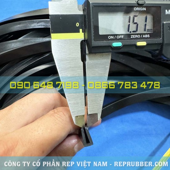 EPDM U-shaped rubber gasket 5x10x1.5, slot 2 mm EPDM U-shaped rubber gasket 5x10x1.5, slot 2 mm