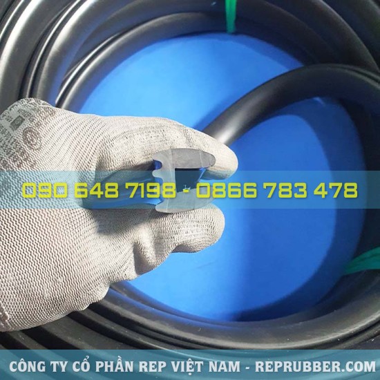 Standard U-shaped rubber gasket 23x23x9, slot 9 mm