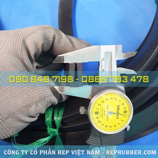 EPDM U-shaped rubber gasket 20x13x5, slot 3 mm