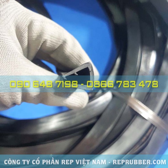 EPDM U-shaped rubber gasket 16x17.5x2.5, slot 11 mm