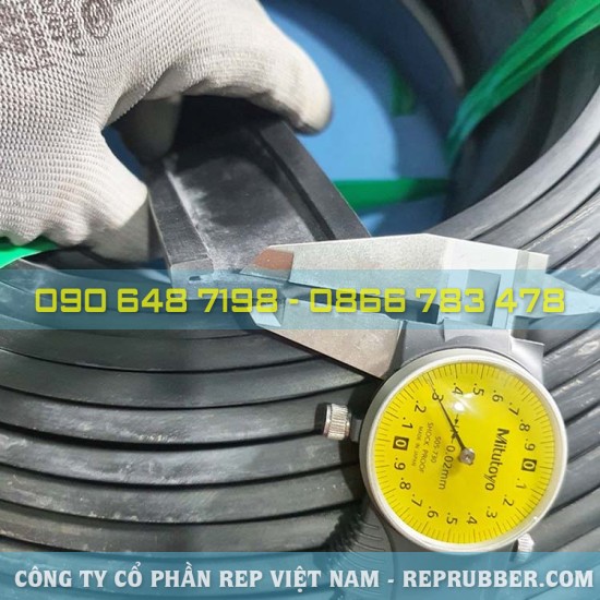 NBR U-shaped rubber gasket 40x7x3, slot 46 mm