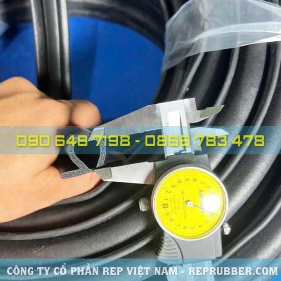 EPDM foam rubber gasket 34x20x4 – Effective sound and vibration insulation