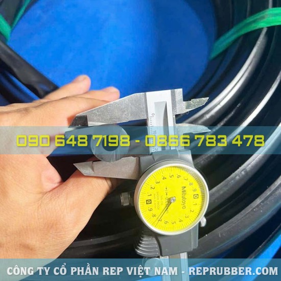 EPDM P-Shaped rubber gasket 28x18x3 – High elasticity and tight Sealing