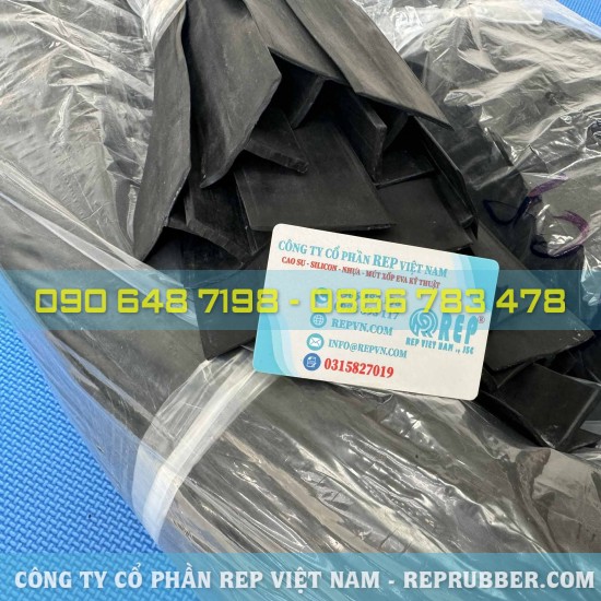 EPDM T-Shaped Rubber Gasket 60x30x5 for Doors, Frames and Equipment