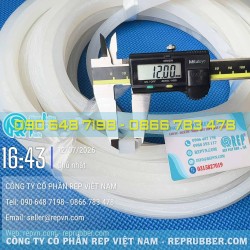 Highly elastic square silicone gasket; compensates for gaps and ensures a stable seal