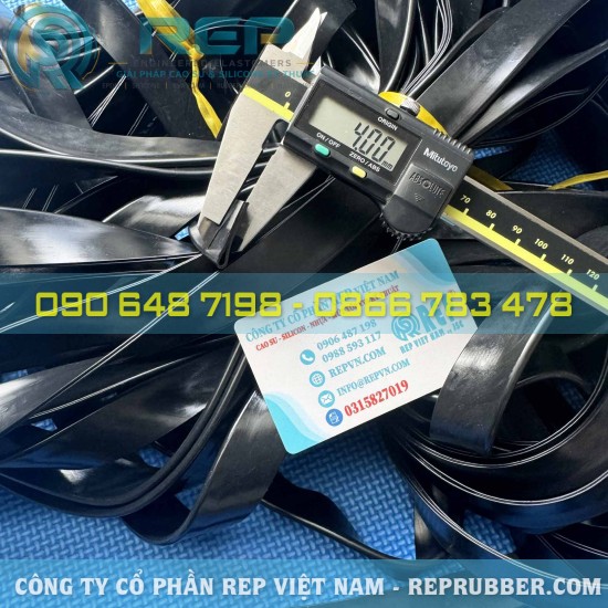 EPDM rubber U-channel seal 4x23x1 with 2mm gap