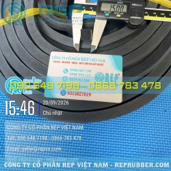 15x15mm Square EPDM sponge rubber gasket for sealing and vibration damping
